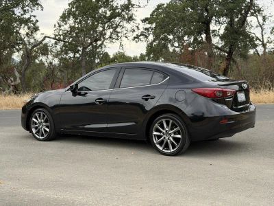 2018 Mazda MAZDA3 — photo 9 view
