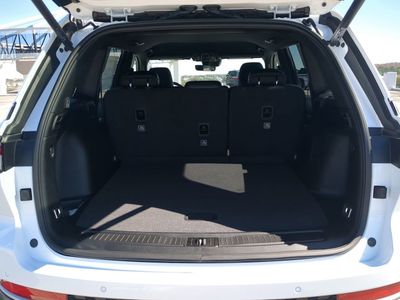 2026 Jeep Grand Cherokee — photo 14 view