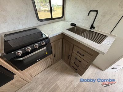 2025 Coachmen RV Freedom Express Ultra Lite - Photo 14