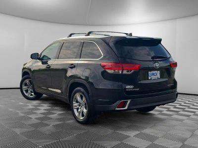 2018 Toyota Highlander — rear three-quarter view