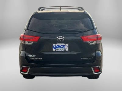 2018 Toyota Highlander — interior view