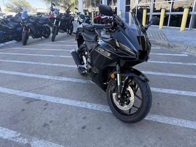 2026 Yamaha YZF-R3 - Photo 2