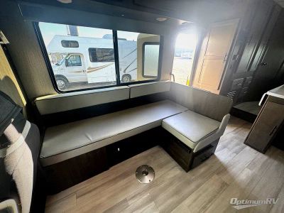 2022 Coachmen Leprechaun Premier — photo 7 view
