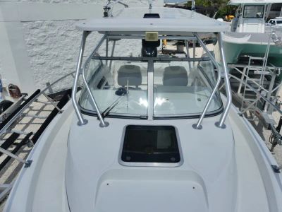 2005 Boston Whaler Conquest 255 — photo 16 view