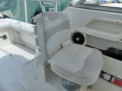 2005 Boston Whaler Conquest 255 — photo 12 view