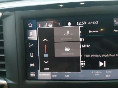 2023 Chrysler Voyager — photo 18 view