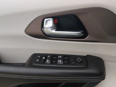 2023 Chrysler Voyager — photo 19 view