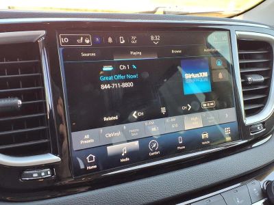 2023 Chrysler Pacifica — detail view