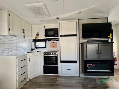 2027 Venture RV SportTrek Touring Edition - Photo 28