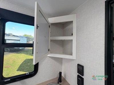 2027 Venture RV SportTrek Touring Edition - Photo 18