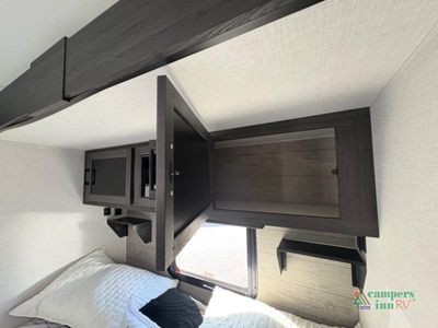 2027 Venture RV SportTrek Touring Edition - Photo 49