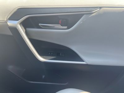 2023 Toyota RAV4 - Photo 4