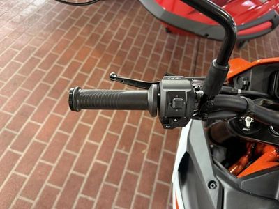 2026 KTM 390 SMC R - Photo 11