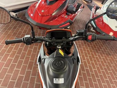 2026 KTM 390 SMC R - Photo 10