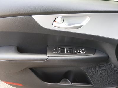 2024 Kia Forte — photo 18 view