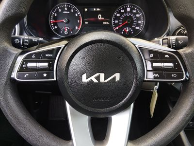 2024 Kia Forte — photo 12 view