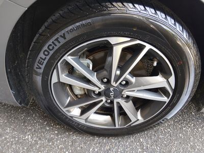 2024 Kia Forte — photo 10 view
