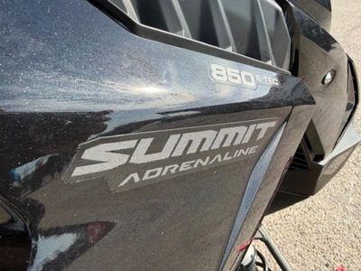 2024 Ski-Doo Summit Adrenaline with Edge Package Rotax 850 E-TEC 146 SS H_Al Powder 2 - Photo 16