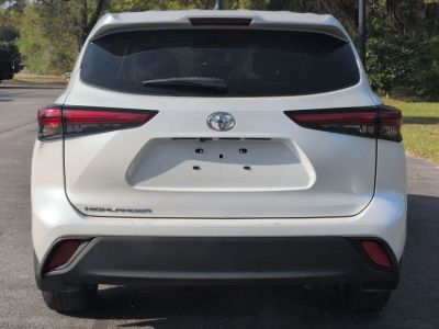 2023 Toyota Highlander — photo 18 view