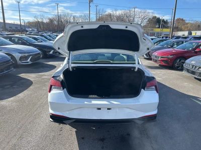 2021 Hyundai Elantra SEL - Photo 1