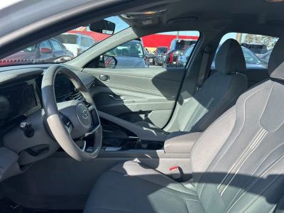 2021 Hyundai Elantra SEL - Photo 13