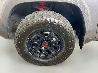 2024 Toyota Tundra — photo 10 view