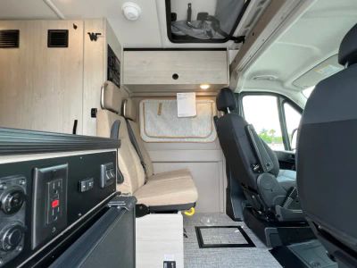 2027 Winnebago SOLIS — photo 13 view