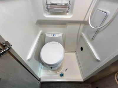2027 Winnebago SOLIS — photo 15 view