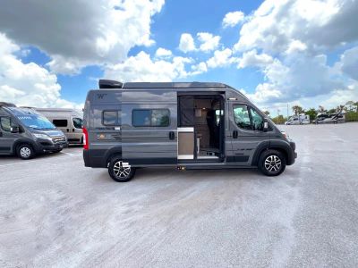 2027 Winnebago SOLIS — photo 19 view