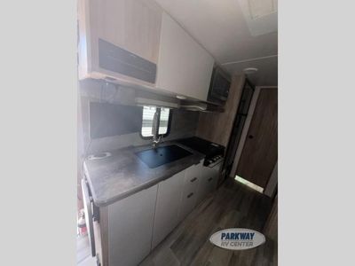 2021 Winnebago Industries Towables Micro Minnie - Photo 8