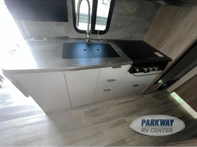 2021 Winnebago Industries Towables Micro Minnie - Photo 7