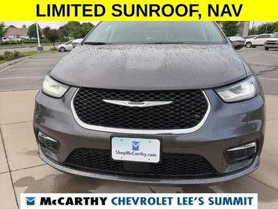 2023 Chrysler Pacifica - Photo 2