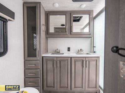 2021 Keystone RV Montana - Photo 32