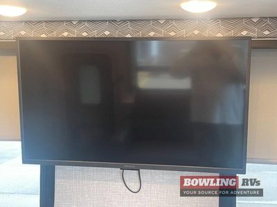 2023 Windsport 31C - Photo 12