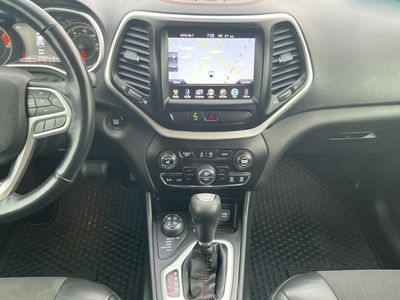 2018 Jeep Cherokee — photo 19 view