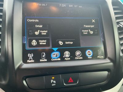 2018 Jeep Cherokee — photo 12 view