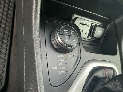 2018 Jeep Cherokee — photo 13 view