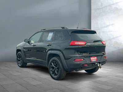 2018 Jeep Cherokee — interior view