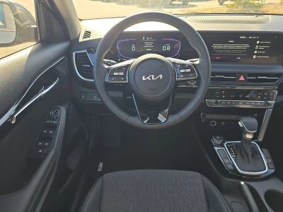 2026 Kia Seltos — photo 12 view