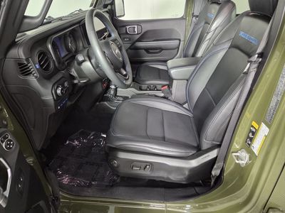 2024 Jeep Wrangler - Photo 14