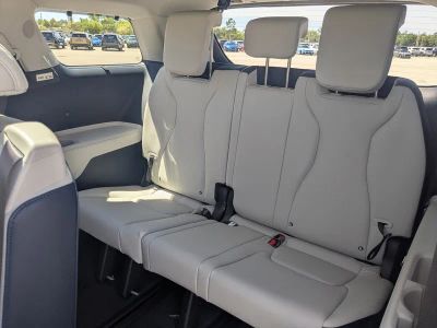 2026 Kia Carnival Hybrid — photo 17 view