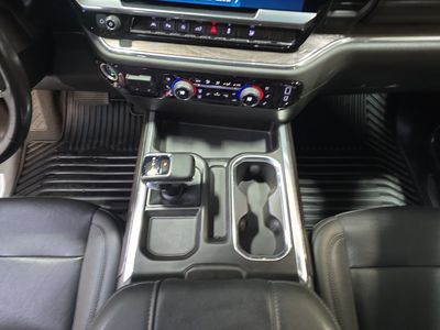 2023 Chevrolet Silverado 1500 — photo 13 view