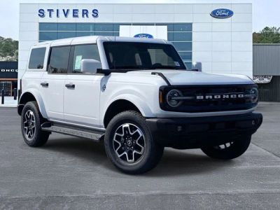 2026 Ford Bronco Outer Banks in Oxford White — front three-quarter view