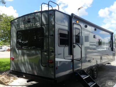 2022 Venture RV Stratus — rear three-quarter view