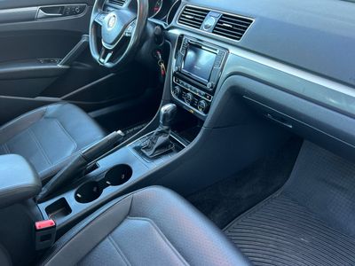 2017 Volkswagen Passat - Photo 15