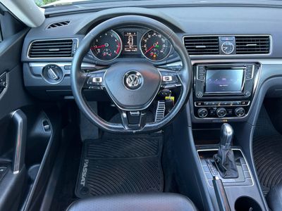 2017 Volkswagen Passat - Photo 14
