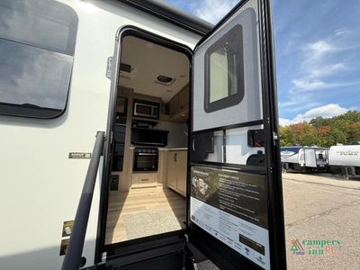 2026 Forest River RV Rockwood Ultra Lite — photo 48 view
