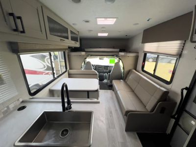 2025 Coachmen FREELANDER - Photo 4