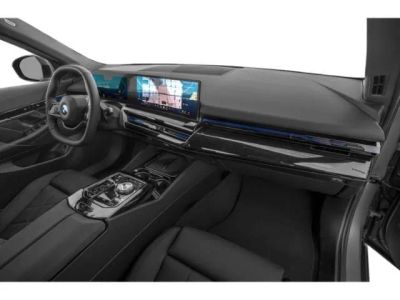 2027 BMW 5 Series — photo 17 view