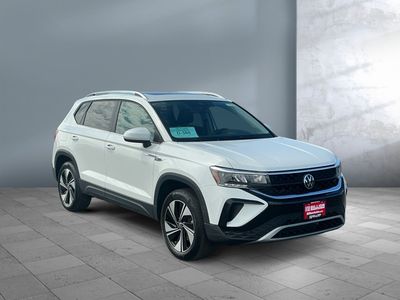 2024 Volkswagen Taos — photo 8 view